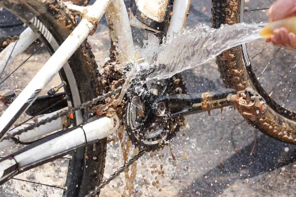 how to clean a mountain bike
